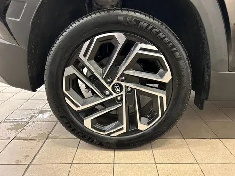 LG74MWN Hyundai Tucson 1.6T Hybrid Ultimate 5dr Auto Thumbnail #16