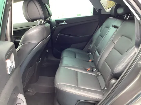 DV66XPZ Hyundai Tucson 2.0 CRDi 185 Premium SE 5dr Auto Thumbnail #16