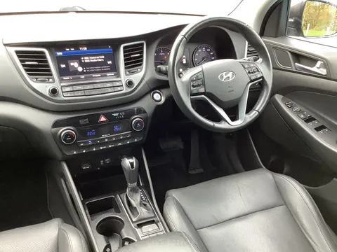DV66XPZ Hyundai Tucson 2.0 CRDi 185 Premium SE 5dr Auto Thumbnail #3