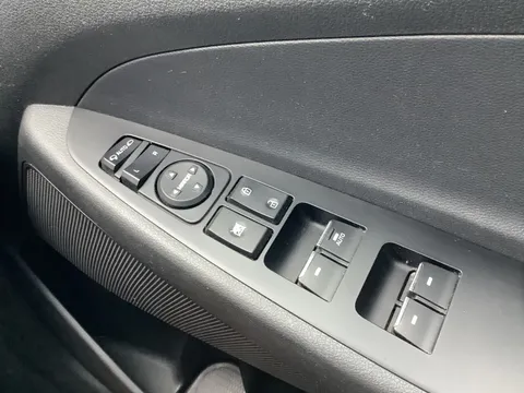 DV66XPZ Hyundai Tucson 2.0 CRDi 185 Premium SE 5dr Auto Thumbnail #31