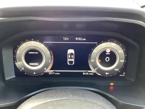 DX74XHO Nissan Qashqai 1.3 DiG-T MH Tekna 5dr Thumbnail #21