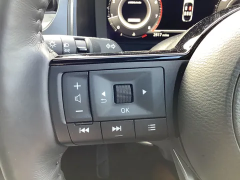 DX74XHO Nissan Qashqai 1.3 DiG-T MH Tekna 5dr Thumbnail #22