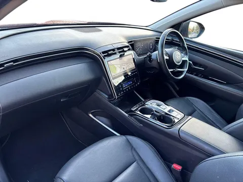 GJ72FHP Hyundai Tucson 1.6 TGDi Plug-in Hybrid Ultimate 5dr 4WD Auto Thumbnail #4