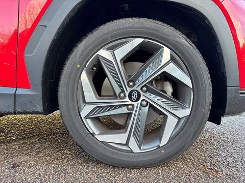 GJ72FHP Hyundai Tucson 1.6 TGDi Plug-in Hybrid Ultimate 5dr 4WD Auto Thumbnail #5