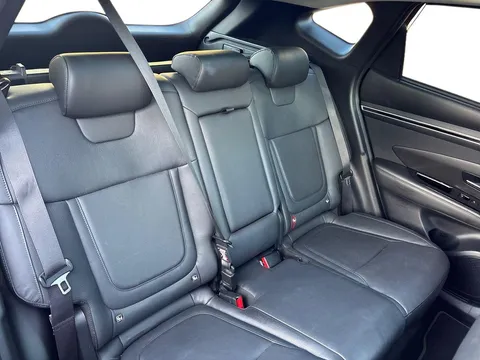 GJ72FHP Hyundai Tucson 1.6 TGDi Plug-in Hybrid Ultimate 5dr 4WD Auto Thumbnail #10