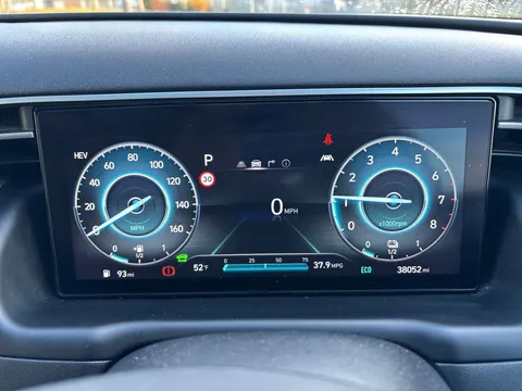 GJ72FHP Hyundai Tucson 1.6 TGDi Plug-in Hybrid Ultimate 5dr 4WD Auto Thumbnail #12