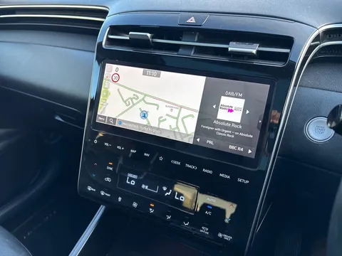 GJ72FHP Hyundai Tucson 1.6 TGDi Plug-in Hybrid Ultimate 5dr 4WD Auto Thumbnail #21