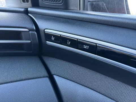 GJ72FHP Hyundai Tucson 1.6 TGDi Plug-in Hybrid Ultimate 5dr 4WD Auto Thumbnail #22