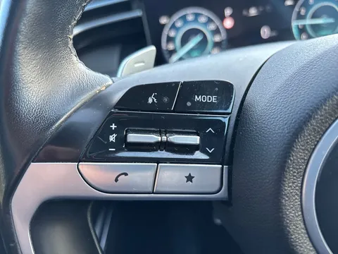 GJ72FHP Hyundai Tucson 1.6 TGDi Plug-in Hybrid Ultimate 5dr 4WD Auto Thumbnail #24