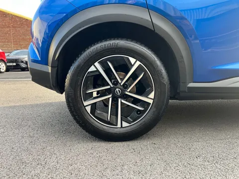 DV74NFM Nissan Juke 1.0 DiG-T N-Connecta 5dr Thumbnail #10