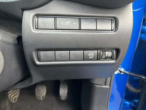 DV74NFM Nissan Juke 1.0 DiG-T N-Connecta 5dr Thumbnail #24