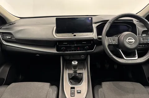 DP24WLK Nissan Qashqai 1.3 DiG-T MH N-Connecta 5dr Thumbnail #5