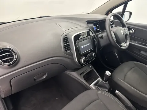 HK69SFV Renault Captur 0.9 TCE 90 Iconic 5dr Thumbnail #12