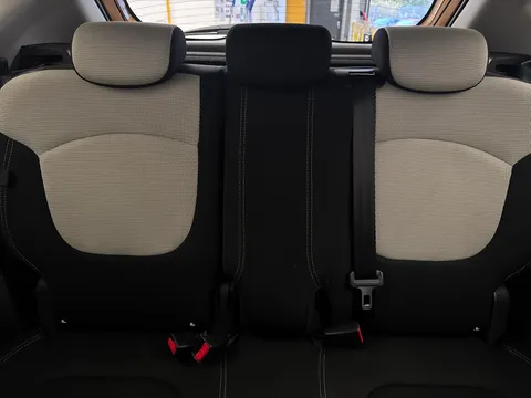 HK69SFV Renault Captur 0.9 TCE 90 Iconic 5dr Thumbnail #16