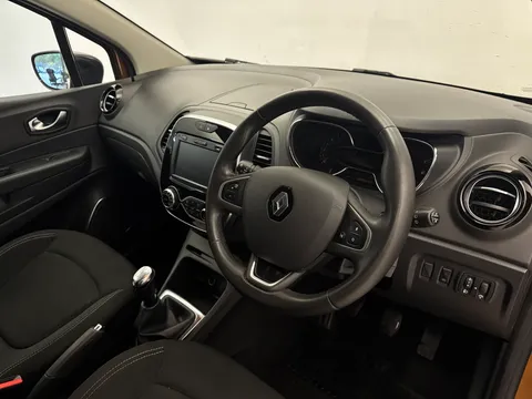 HK69SFV Renault Captur 0.9 TCE 90 Iconic 5dr Thumbnail #19