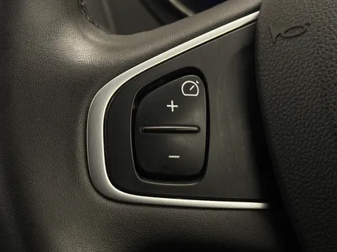 HK69SFV Renault Captur 0.9 TCE 90 Iconic 5dr Thumbnail #20