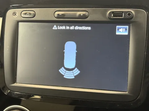 HK69SFV Renault Captur 0.9 TCE 90 Iconic 5dr Thumbnail #24