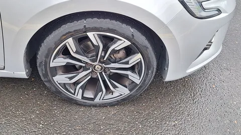 DY70GPO Renault Clio 1.0 TCe 100 Iconic 5dr Thumbnail #3