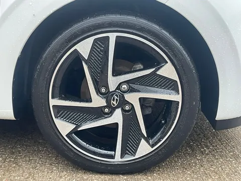 ET24THG Hyundai i10 1.0 [63] Premium 5dr Auto [Nav] Thumbnail #11