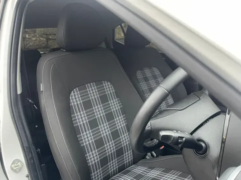 ET24THG Hyundai i10 1.0 [63] Premium 5dr Auto [Nav] Thumbnail #23