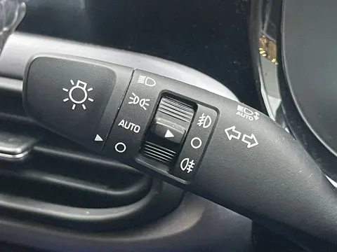 ET24THG Hyundai i10 1.0 [63] Premium 5dr Auto [Nav] Thumbnail #19