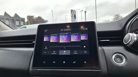 DY70GPO Renault Clio 1.0 TCe 100 Iconic 5dr Thumbnail #12