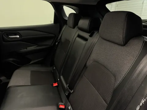 LP24VVS Nissan Qashqai 1.3 DiG-T MH 158 N-Connecta 5dr Xtronic Thumbnail #14