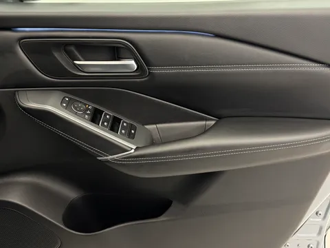 LP24VVS Nissan Qashqai 1.3 DiG-T MH 158 N-Connecta 5dr Xtronic Thumbnail #20