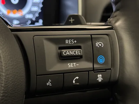 LP24VVS Nissan Qashqai 1.3 DiG-T MH 158 N-Connecta 5dr Xtronic Thumbnail #24