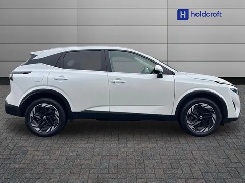 KE24EZO Nissan Qashqai 1.3 DiG-T MH 158 N-Connecta 5dr Xtronic Thumbnail #4