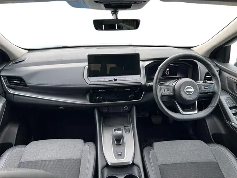 KE24EZO Nissan Qashqai 1.3 DiG-T MH 158 N-Connecta 5dr Xtronic Thumbnail #13