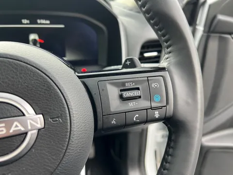 KE24EZO Nissan Qashqai 1.3 DiG-T MH 158 N-Connecta 5dr Xtronic Thumbnail #24