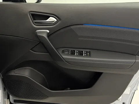 HS74EZE Renault Symbioz 1.6 E-Tech FHEV 145 Iconic Esprit Alpine 5dr Auto Thumbnail #18