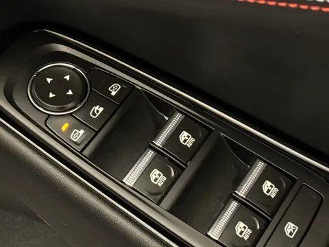 DU25VVN Renault Rafale E-Tech FHEV Iconic Esprit Alpine 5dr Auto 4C Thumbnail #18