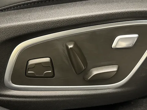 DU25VVN Renault Rafale E-Tech FHEV Iconic Esprit Alpine 5dr Auto 4C Thumbnail #19