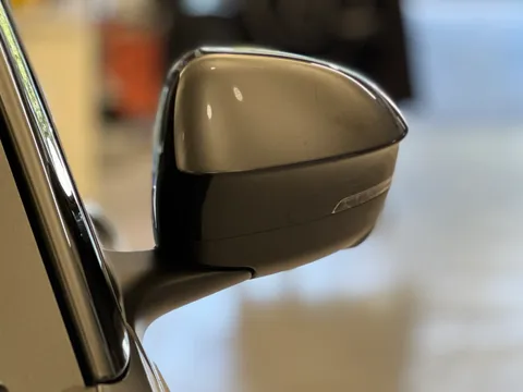 DT73ZBJ Renault Austral E-Tech FHEV Iconic Esprit Alpine 5dr Auto 4C Thumbnail #18