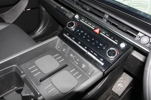 DG25CGZ Hyundai Santa Fe 1.6 TGDi PHEV Calligraphy 5dr 4WD Auto [6 Seats] Thumbnail #31