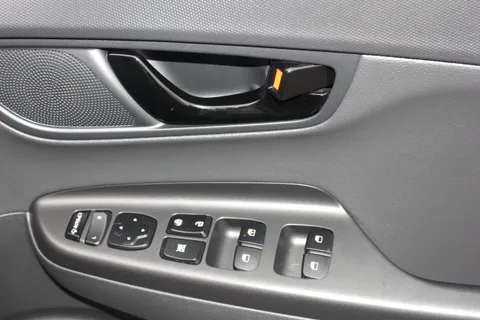 MK20FGF Hyundai Kona 1.6 GDi Hybrid Premium SE 5dr DCT Thumbnail #17