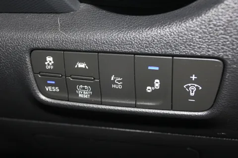 MK20FGF Hyundai Kona 1.6 GDi Hybrid Premium SE 5dr DCT Thumbnail #19