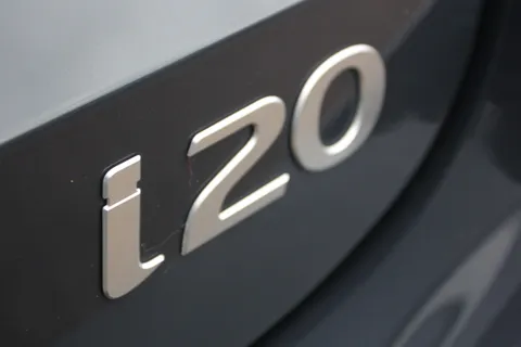 EA25AWW Hyundai i20 1.0T GDi Premium 5dr Thumbnail #30