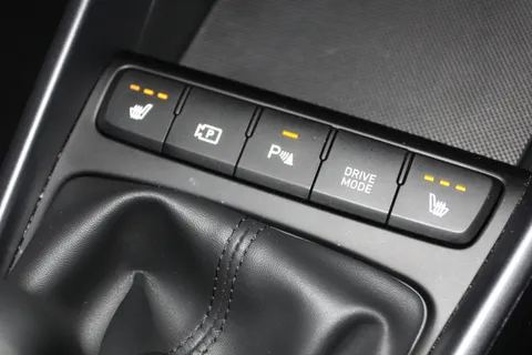 EA25AWW Hyundai i20 1.0T GDi Premium 5dr Thumbnail #20