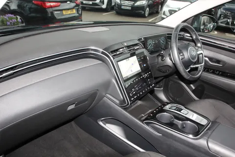 FP71VGE Hyundai Tucson 1.6 TGDi Hybrid 230 Premium 5dr 2WD Auto Thumbnail #3