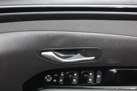 FP71VGE Hyundai Tucson 1.6 TGDi Hybrid 230 Premium 5dr 2WD Auto Thumbnail #26