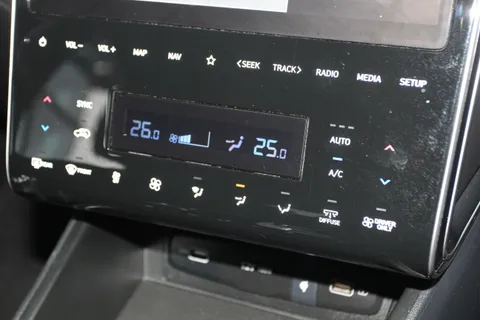 FP71VGE Hyundai Tucson 1.6 TGDi Hybrid 230 Premium 5dr 2WD Auto Thumbnail #18