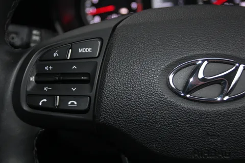 MA22OYU Hyundai i10 1.0 MPi Premium 5dr Auto Thumbnail #22