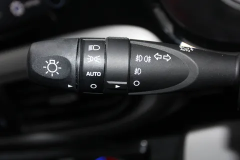 MA22OYU Hyundai i10 1.0 MPi Premium 5dr Auto Thumbnail #24