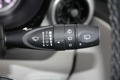 MA22OYU Hyundai i10 1.0 MPi Premium 5dr Auto Thumbnail #25