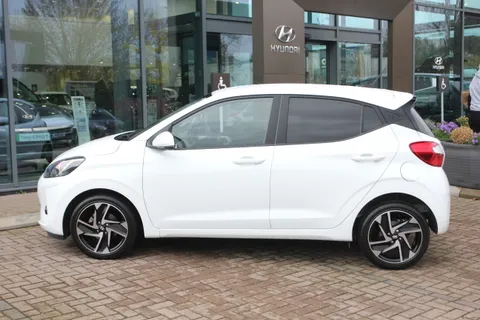 MA22OYU Hyundai i10 1.0 MPi Premium 5dr Auto Thumbnail #6