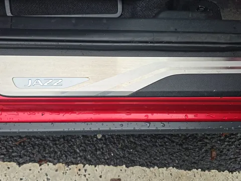 DK72VJU Honda Jazz 1.5 i-MMD Hybrid Crosstar EX 5dr eCVT Thumbnail #30