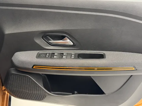 DY22KHC Dacia Sandero Stepway 1.0 TCe Prestige 5dr CVT Thumbnail #18